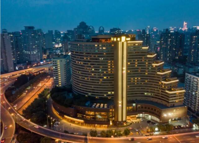 华亭宾馆两年后将全新亮相，上海市民希望能保留观光电梯特色