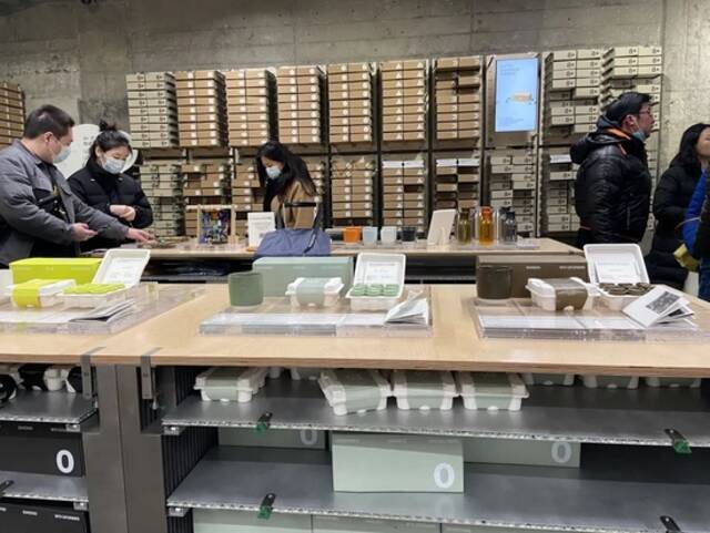 三顿半线下店