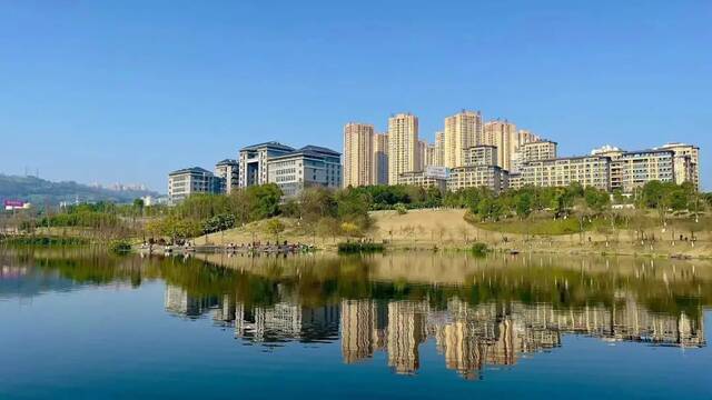 涪陵铜鼓湖公园夏雷摄