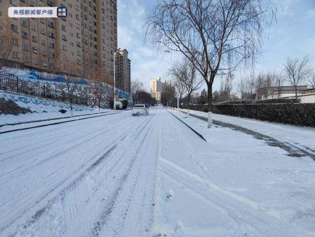 内蒙古多地迎来降雪天气 局部暴雪天气