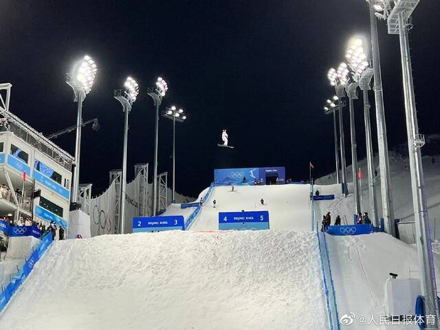 自由式滑雪女子空中技巧决赛 徐梦桃第一跳103.89