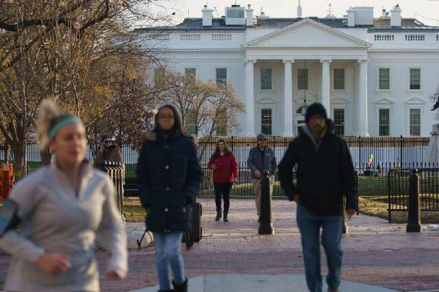 这是1月19日在美国首都华盛顿拍摄的白宫。新华社发（沈霆摄）