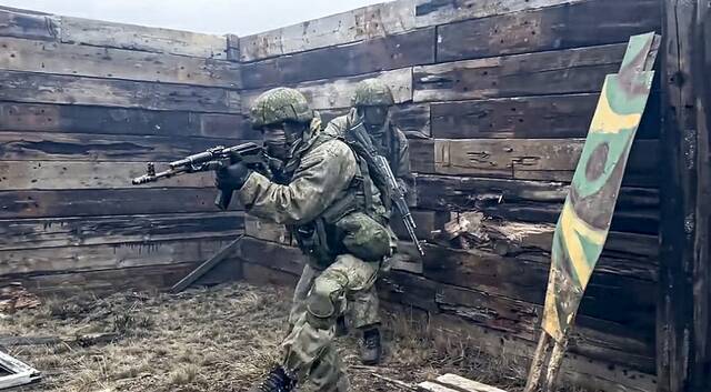 俄罗斯宣布从乌克兰边境附近撤回部分军队 乌方回应