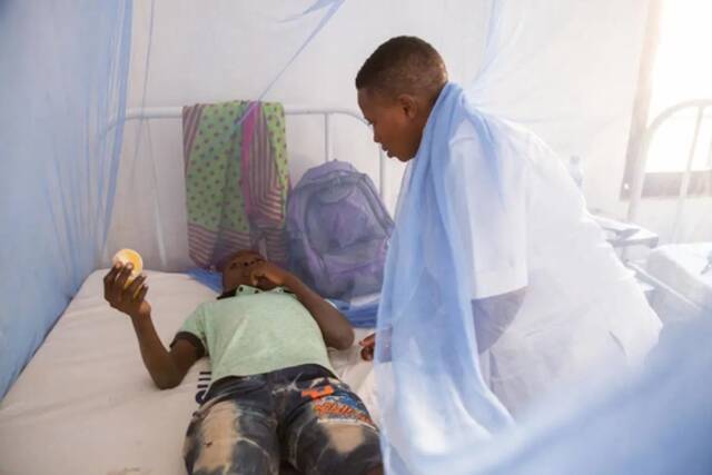 ■经杀虫剂处理的蚊帐是预防疟疾的有效工具/盖茨基金会