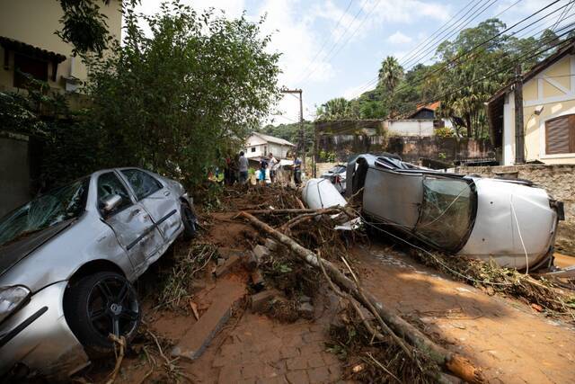 巴西历史名城暴雨成灾 至少94人死亡