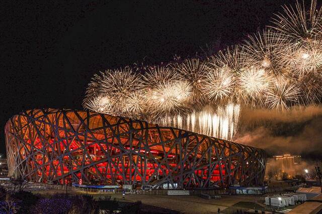北京2022年冬奥会圆满闭幕 天下一家 拥抱未来