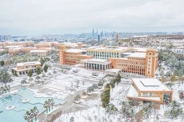 20220222，在云大遇见一场雪，开启一个新学期