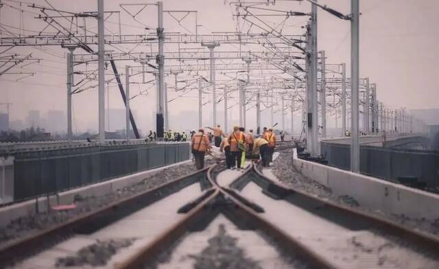 计划亚运会前开通，浙江这条高铁新线全线开始精调