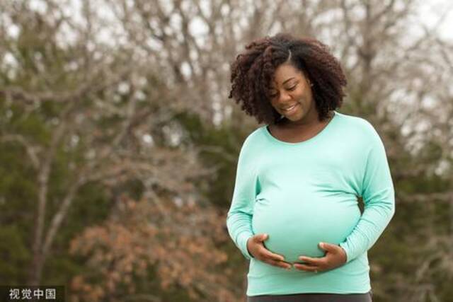 资料图：怀孕的美国妇女