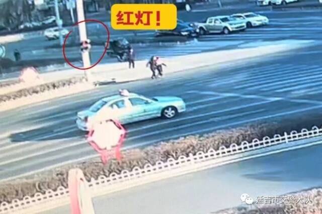 延吉一家长带着孩子过马路，闯红灯被撞！事故责任被这样认定