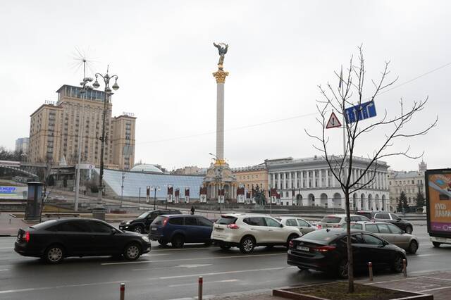 全球连线丨乌克兰议会批准乌全境实施战时状态 新华社记者实拍今日基辅
