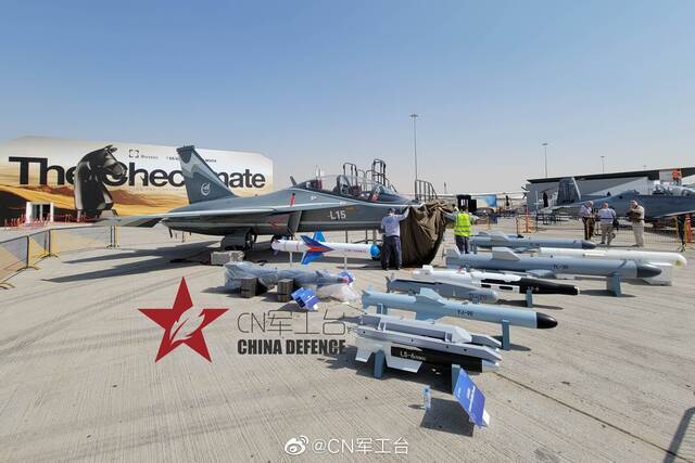 在迪拜航展上，展示其强大多用途能力的L-15图源：CN军工台