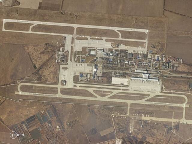 卫星图像显示基辅鲍里斯波尔国际机场未受损，但跑道被封锁
