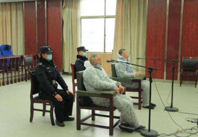 崇阳县法院：两男子偷盗窨井盖，判了！