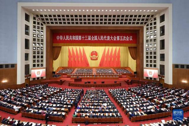 3月5日，第十三届全国人民代表大会第五次会议在北京人民大会堂开幕。丁海涛摄