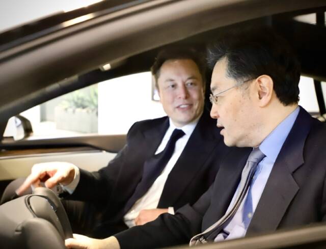 中国驻美大使秦刚与马斯克谈话，涉及汽车、太空、人脑研究等