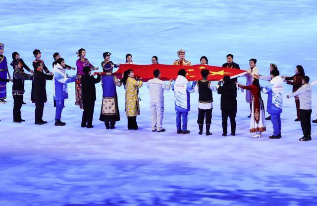 两会丨述评：北京冬奥会的成功举办离不开各民族团结一心