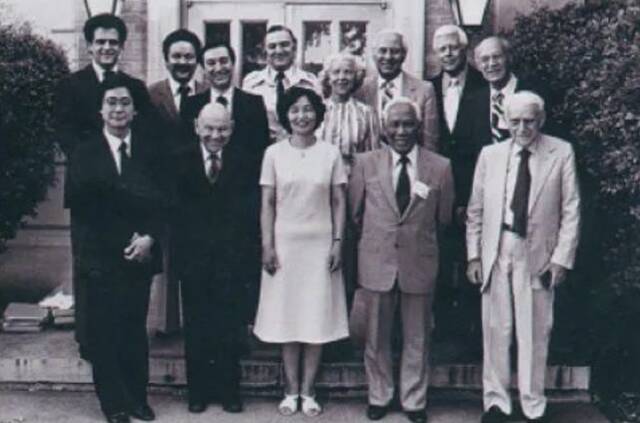 1981年，周广仁担任第六届范·克莱本国际钢琴比赛评委。中央音乐学院校史馆供图