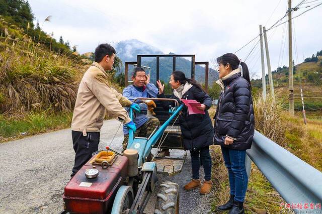 镜头丨纪检“玫瑰”绽芳华