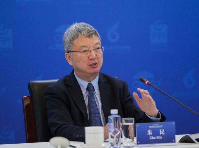 2022中国两会•全球经济发展论坛在京举行