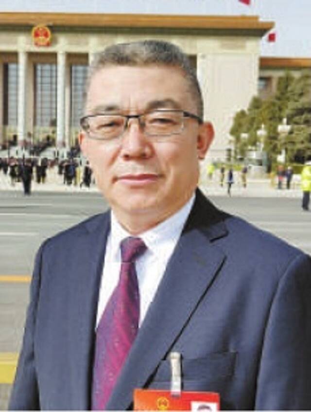 尤立增、柴会恩、刘蕾、何金英代表：深化检校合作推进未成年人法治教育