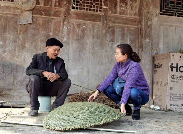 镜头  正风反腐战线上的巾帼铁军