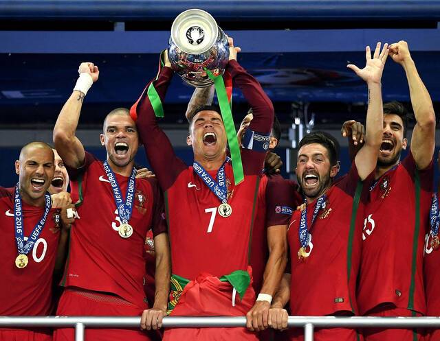葡萄牙队小组赛一场不胜但最终却拿到2016欧洲杯的冠军图据视觉中国