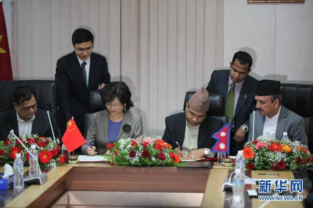 2017年中国尼泊尔签署”一带一路“合作备忘录图片来源：新华网