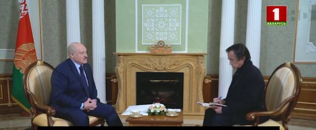 白俄罗斯总统卢卡申科接受日本TBS电视频道采访视频截图