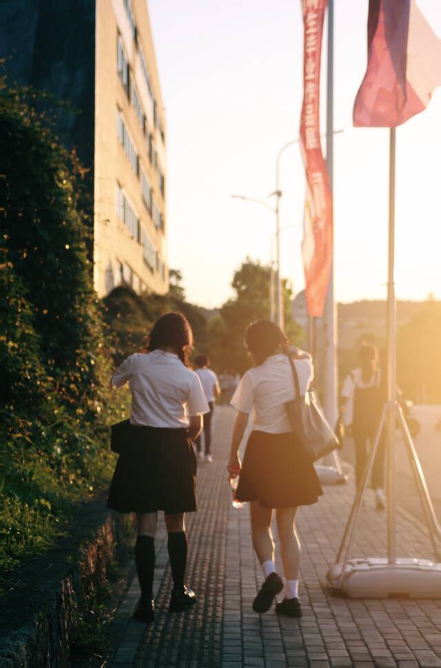 今天想请你看•贵大印刻在胶片里