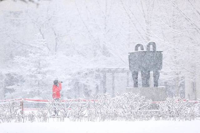 快快快！再不发雪就化了！