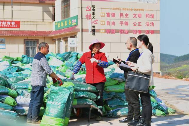 重庆对重点村（社区）实行提级监督 守护好集体“钱袋子”