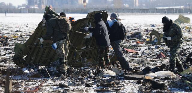 ▲迪拜航空失事客机坠毁地。图据视觉中国