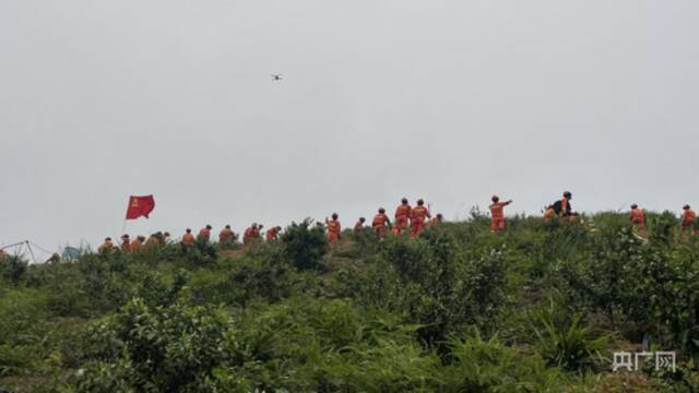 搜救现场（总台央广记者白杰戈摄）