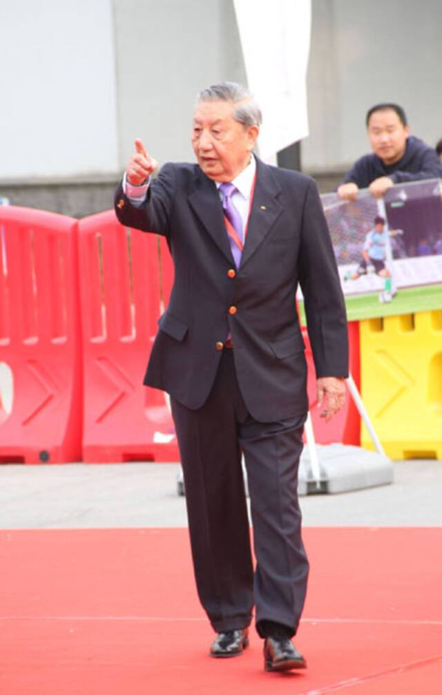 中国足球元老陈成达去世：享年93岁，他是中国女足的奠基人