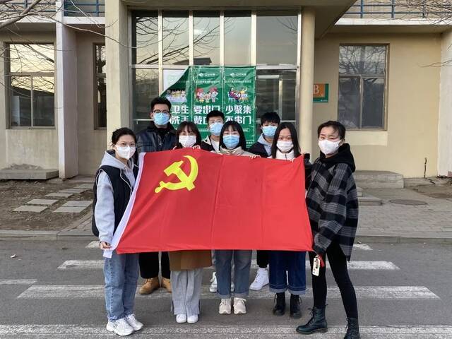 先锋领航  建大学生党员，战疫我先行，冲锋我先上！