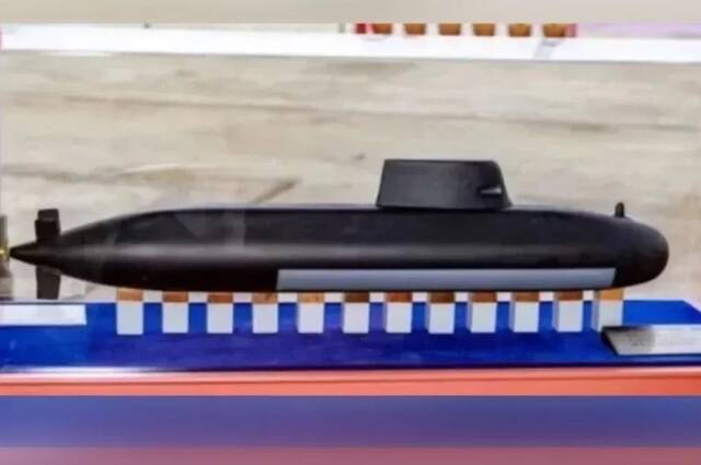 资料图片：台自造潜艇模型（台湾联合新闻网）