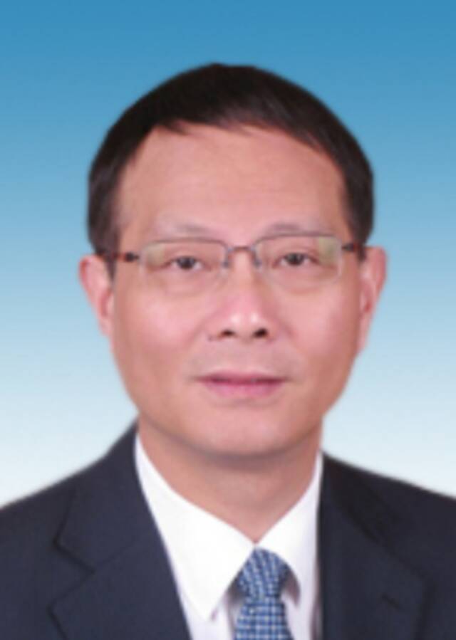 吴晓军任青海省代理省长