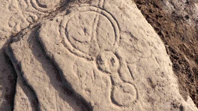 考古学家在苏格兰有史以来发现的最重要石刻纪念碑附近发现皮克特石碑