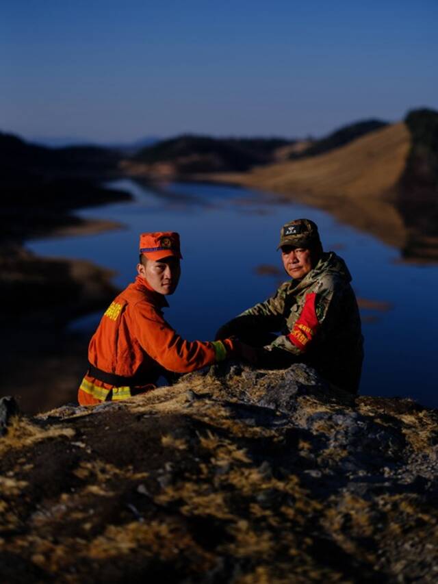 木里防火记：他常常一待就是半个多月，吃住都在山上