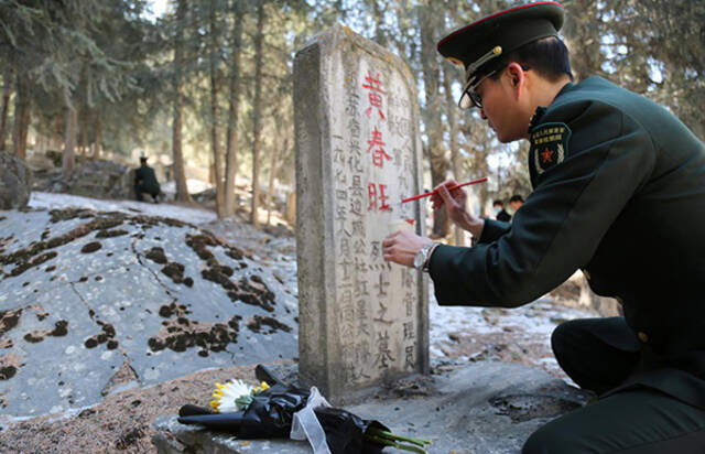 江苏镇江丹徒：常态化维护英烈纪念设施