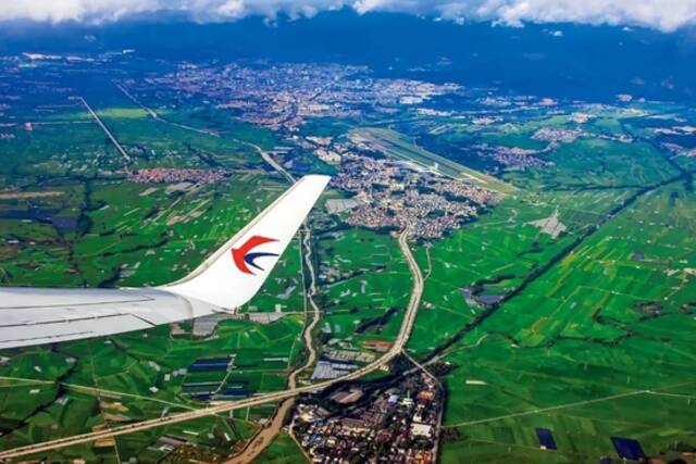 鸟瞰云南德宏芒市机场。图/视觉中国
