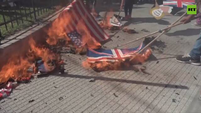外媒：阿根廷重申对马尔维纳斯群岛主权，抗议者焚烧英美国旗