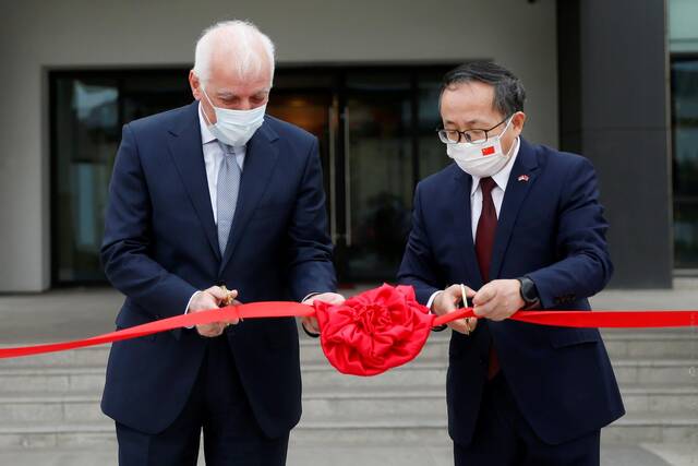 亚美尼亚总统哈恰图良赴中国驻亚使馆出席中亚建交30周年庆祝活动暨新馆启用仪式