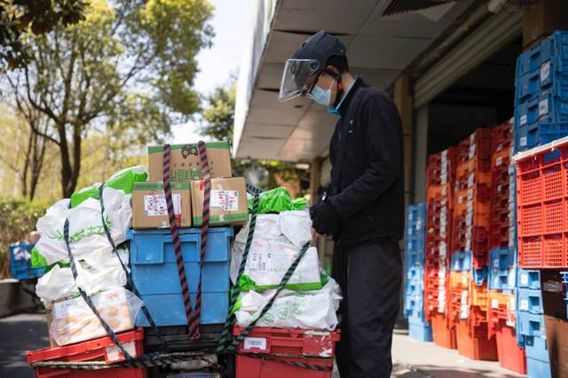菜鸟重点为上海市民配送生活物资