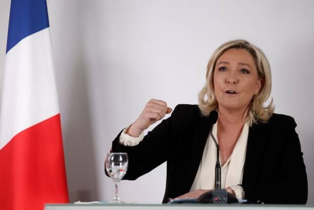 当地时间2022年1月18日，法国巴黎，法国极右翼政党“国民联盟”总统候选人勒庞举行新闻发布会。图/ICphoto