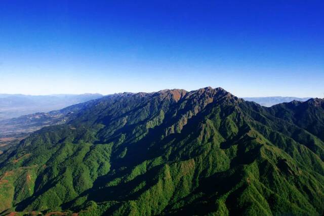 鸟瞰高黎贡山艾怀森摄