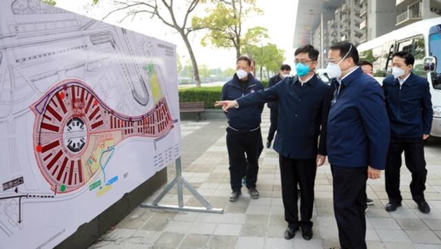 上海市长：全力以赴救治重症、危重症患者，切实做好物资保供工作