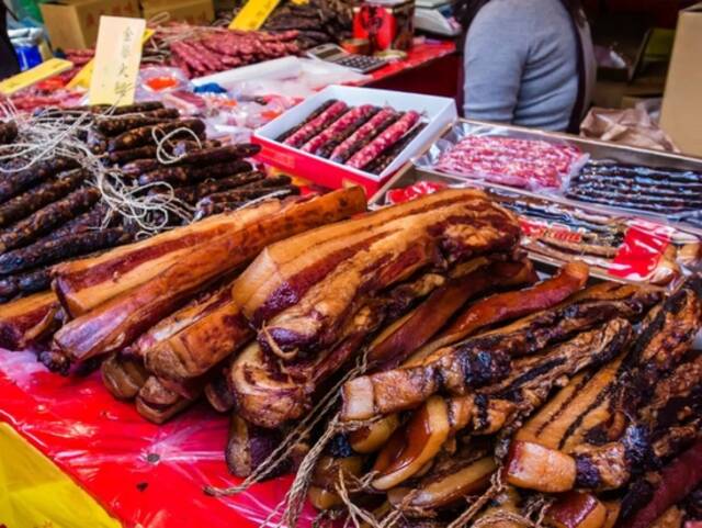 不过腌制食物致癌风险较高，应避免频繁食用。/图虫创意