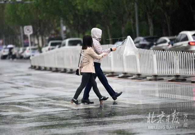 北京清晨迎接春雨问候！今明两天气温下降